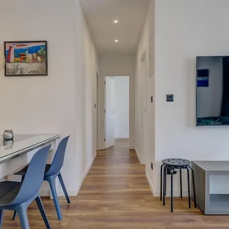 Apartment East Split