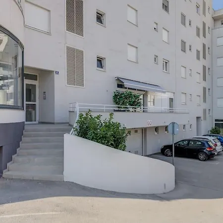 Apartment East
